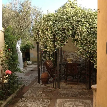 Couette-café Il Gelsomino Fiorito