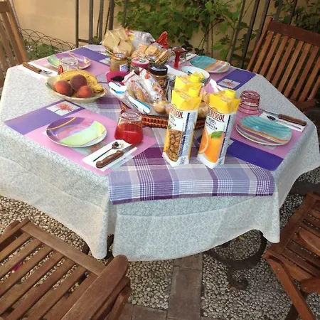 Couette-café Il Gelsomino Fiorito